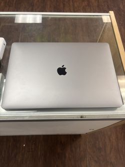 MacBook Pro 15 Inch 2017 I7 16gb Ram