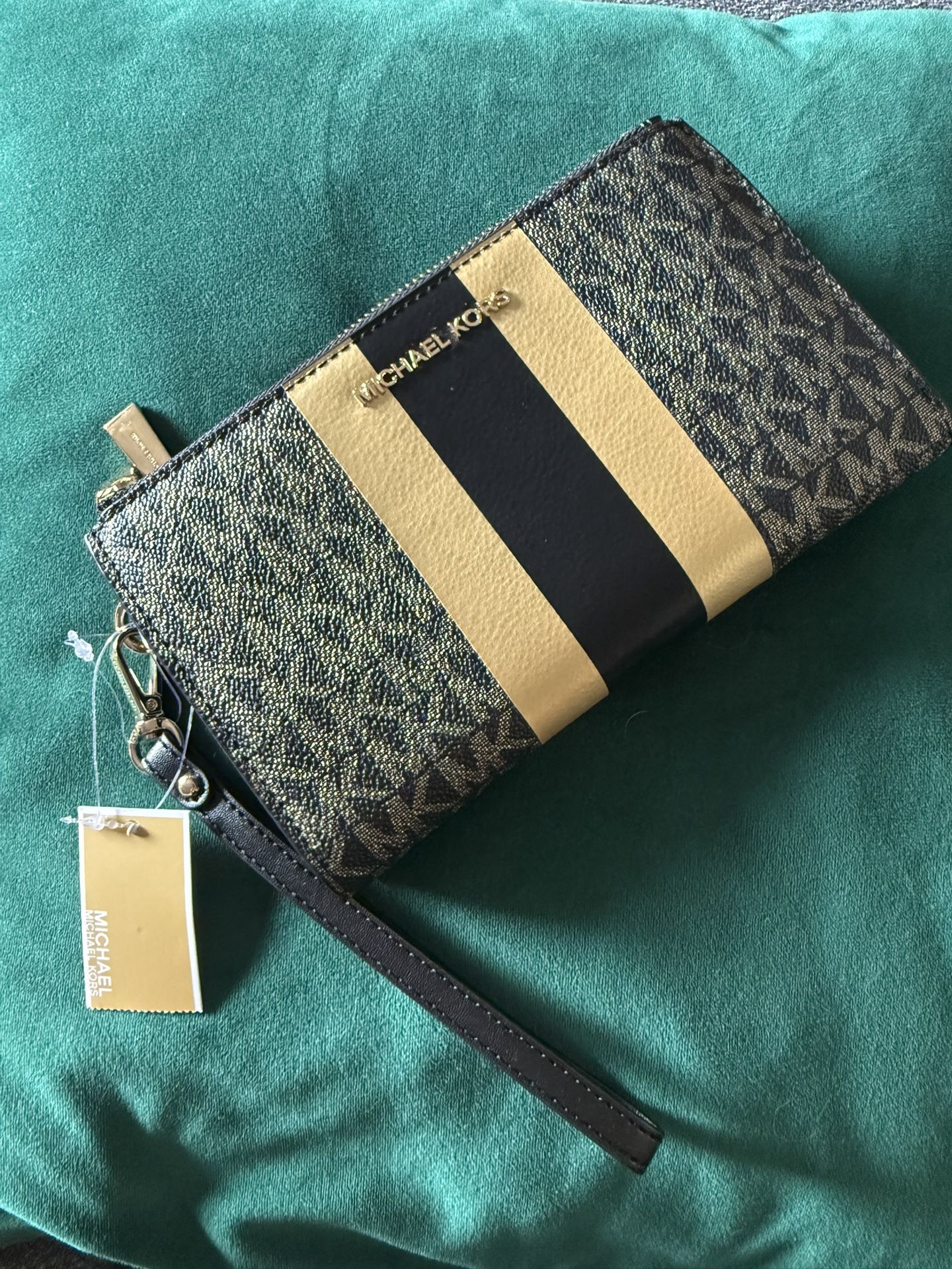 Michael Kors Large Wallet- New With Tags