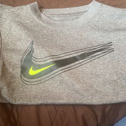 Boys Size 7 Nike Shirt