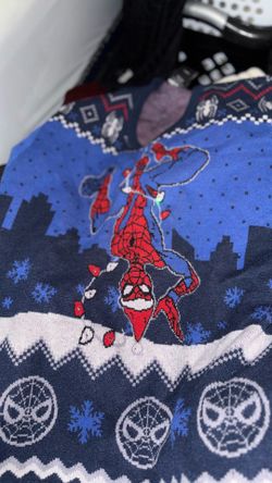 Box lunch Spiderman sweater 40$
