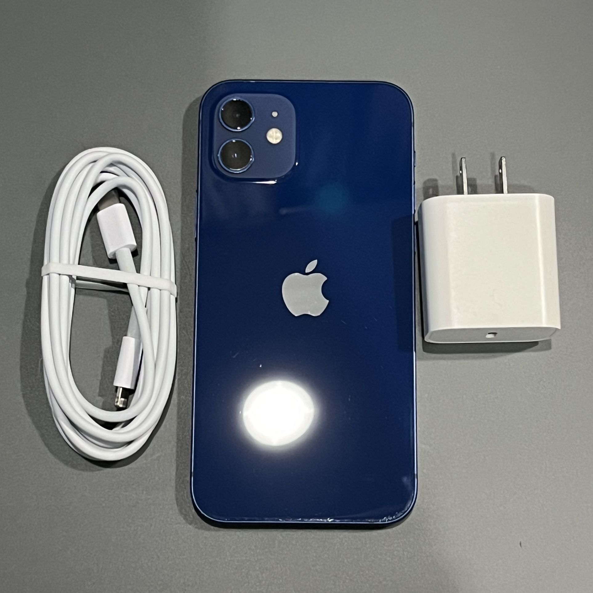 iPhone 12 128gb UNLOCKED Like New 98% Battery 