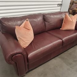 Beautiful Elegant Italian Leather Luxury Sofa