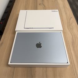 13" MacBook Air M4 10 Core*500GB SSD*24GB RAM