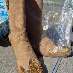 Ladies Boots