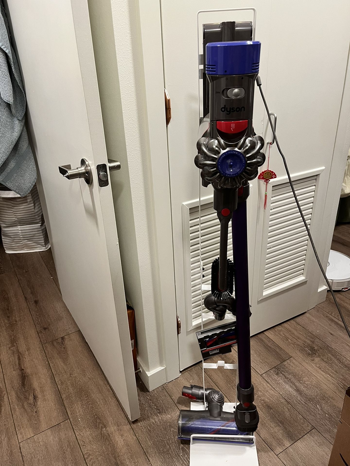 Dyson V8 Animal+ Cordless Vacuum