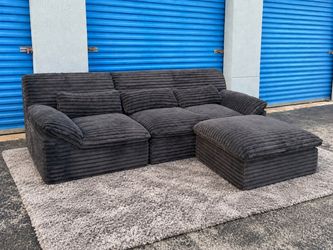 Free delivery 🚚. Sectional sofa.
