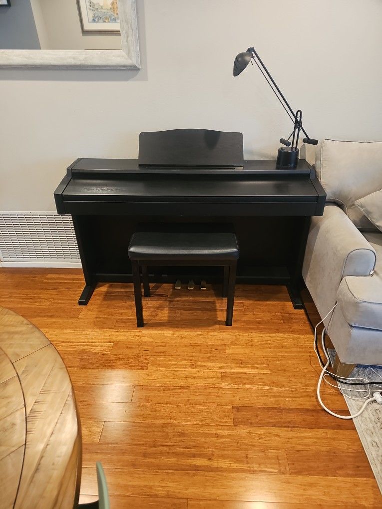 Roland MP- 500 Digital Piano