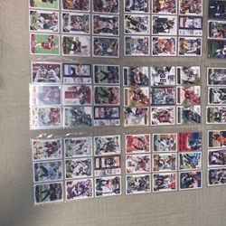 330 Football Collectible Cards