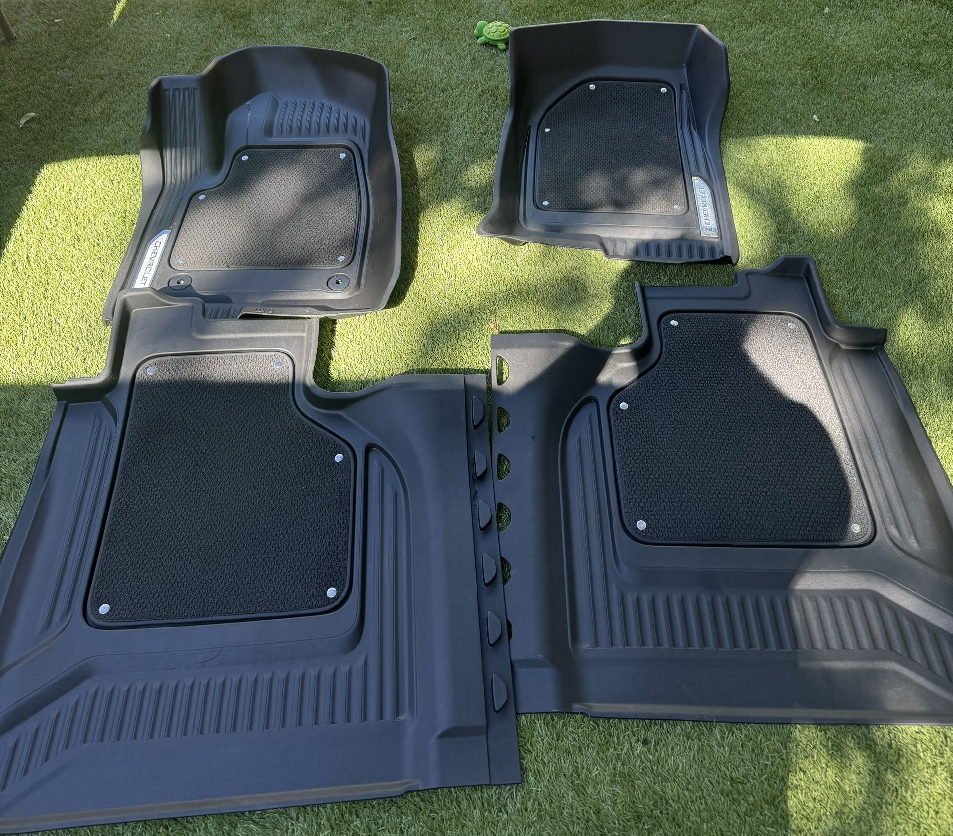 Chevy Silverado 1500  Floor Matts Set