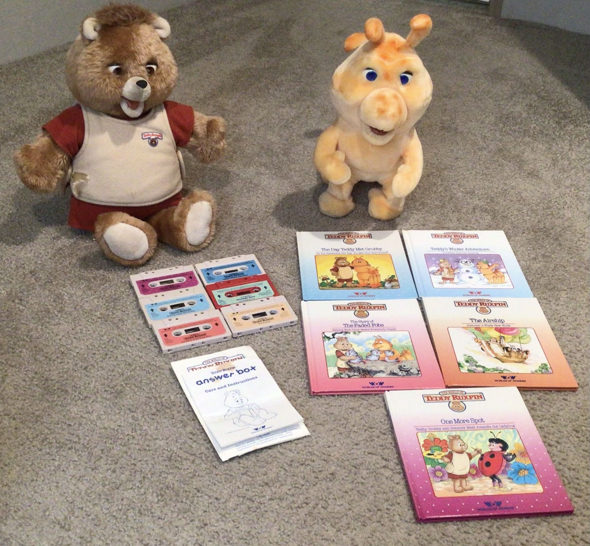 WORKING Teddy Ruxpin And Grubby With 5 books and Cassettes