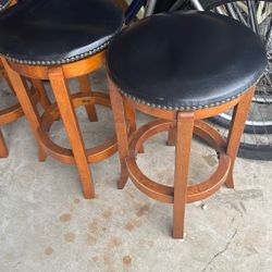 4 Bar Stools 