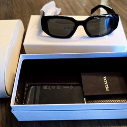 Prada sunglass  PR 17ws