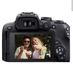 Canon EOS R10 Mirrorless Camera w/ RF -S18