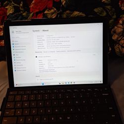 Like New - Surface Pro 7 w/Cover & Pen