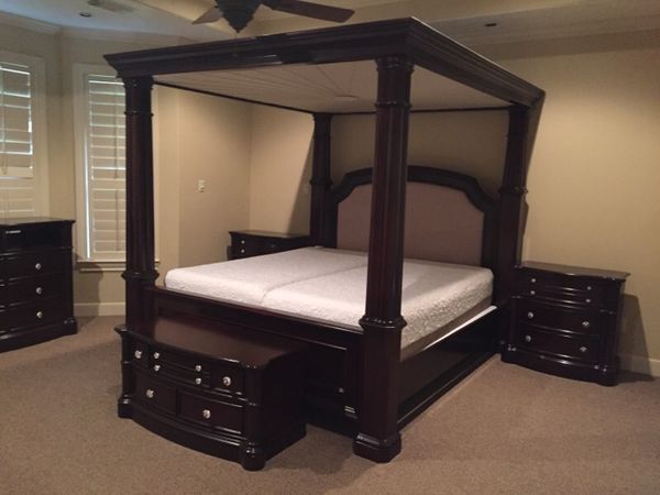 Dumont Cherry King Canopy Bed Frame Chest For Sale In Magnolia Tx Offerup