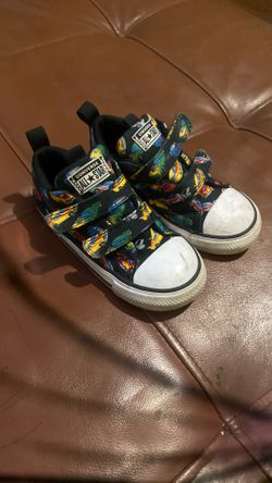 Boys Converse Size 9 