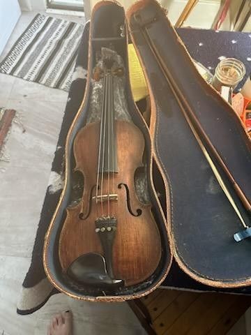 Very Nice, Inlaid Violin - Mittenwald - Alligator Case