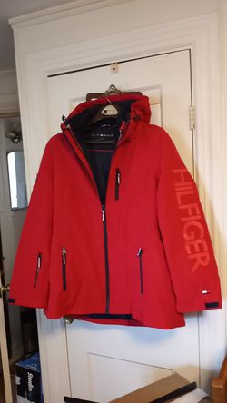 Woman's Tommy Hilfiger Spring/Fall/Winter jacket. Hooded. DETACHABLE LINER.