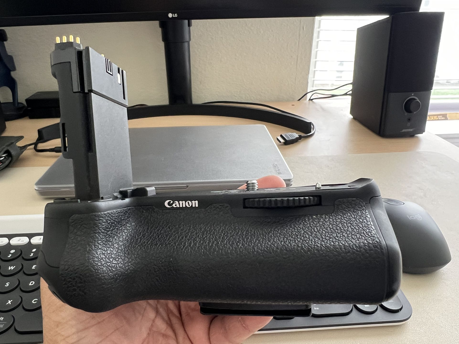 New Like Canon 6D Mark ii  Original Battery grip With Two Watson Batteries 
