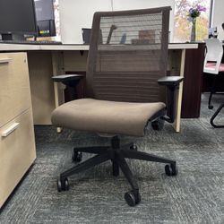 Steelcase Office Chair / Task Chair