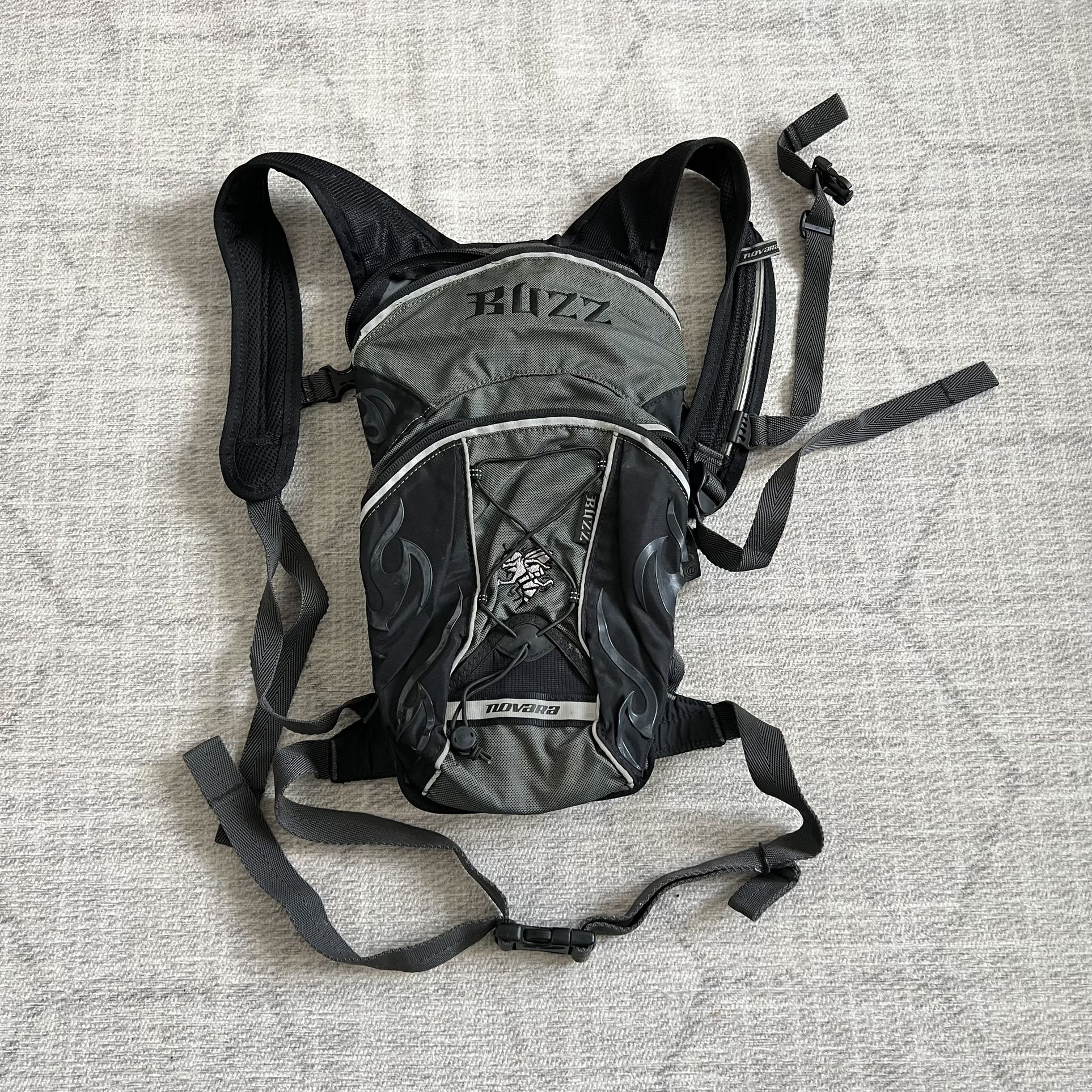 Novara Buzz Black/Grey Athletic Biking Cycling Backpack Hydration Bag