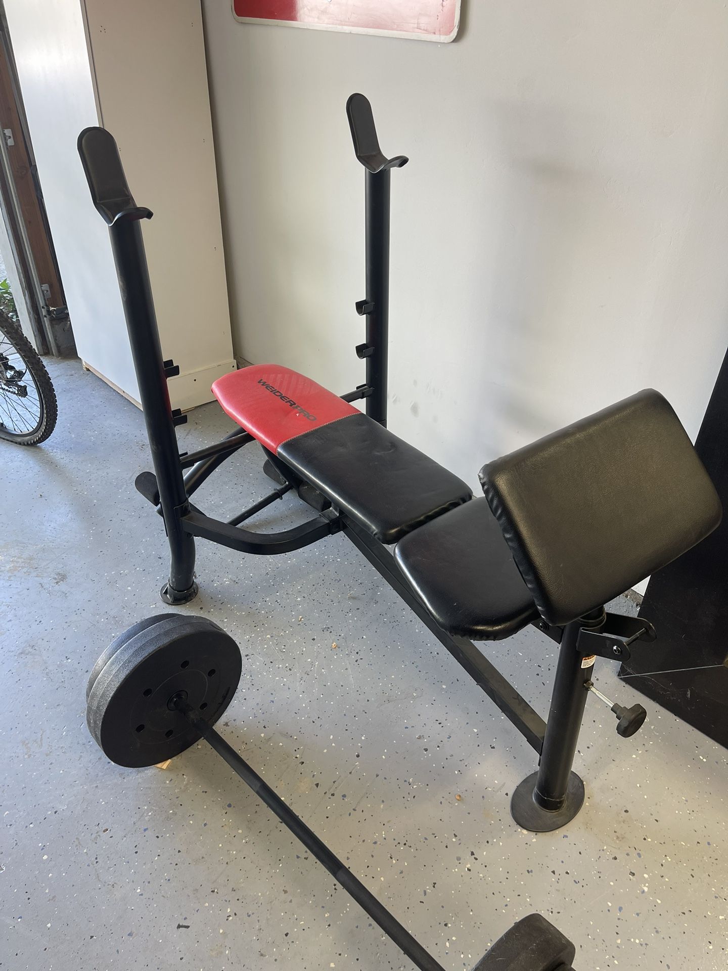 Weirder Pro Bench With Bar