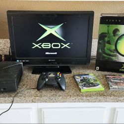 Original Microsoft XBOX console set like New in Box!!