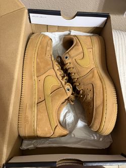 Nike - Flax Wheat Light brown