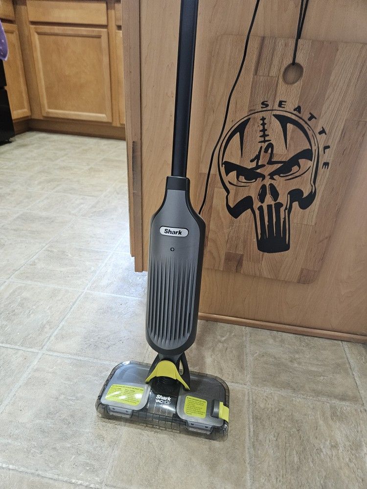 Shark Cordless VAC mop 
