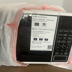 Mainstays 0.7 Cu ft Countertop Microwave Oven, 700 Watts, White