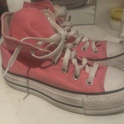 Women’s size 5 converse