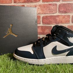 Jordan 1 Mid “Armory Navy” Size 5Y