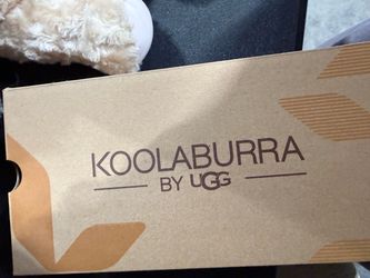 Uggs slippers