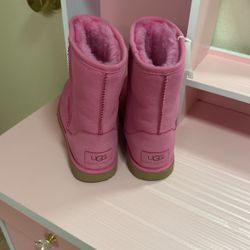 Pink Uggs 