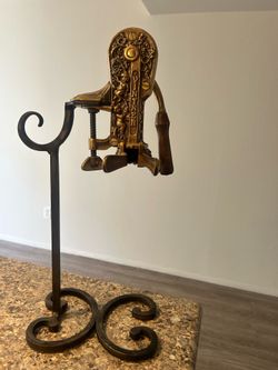 Vintage Cast Iron Wine Bottle Opener w/ Stand – Decorative “Vintner” Corkscrew