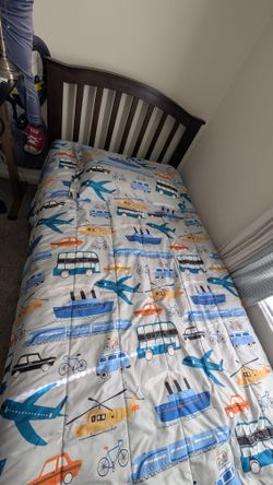 Twin Size Bed & Mattress – Like New! $50