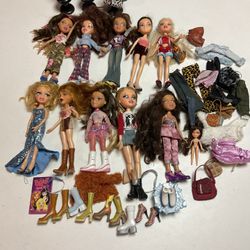 10 BRATZ GIRLS DOLLS & Clothing from early 2000 years 