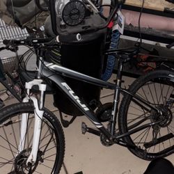 Fuji Mountain Bike 