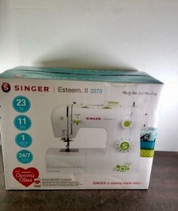 SINGER Esteem II 2273 Sewing machine  Brand new in box!! Never used