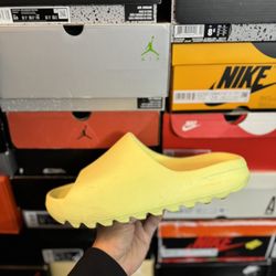 Adidas Yeezy Glow Slide size 11  USED But Clean