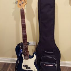 Pbass bass guitar with gigbag and strap 