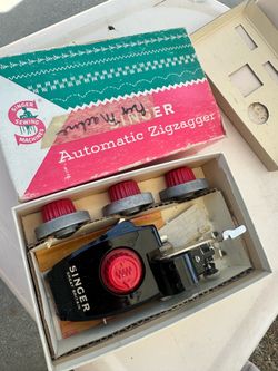 Vintage Singer Automatic Zigzagger Attachment 161157 Great Britain w/ Original Box & Stitch Cams