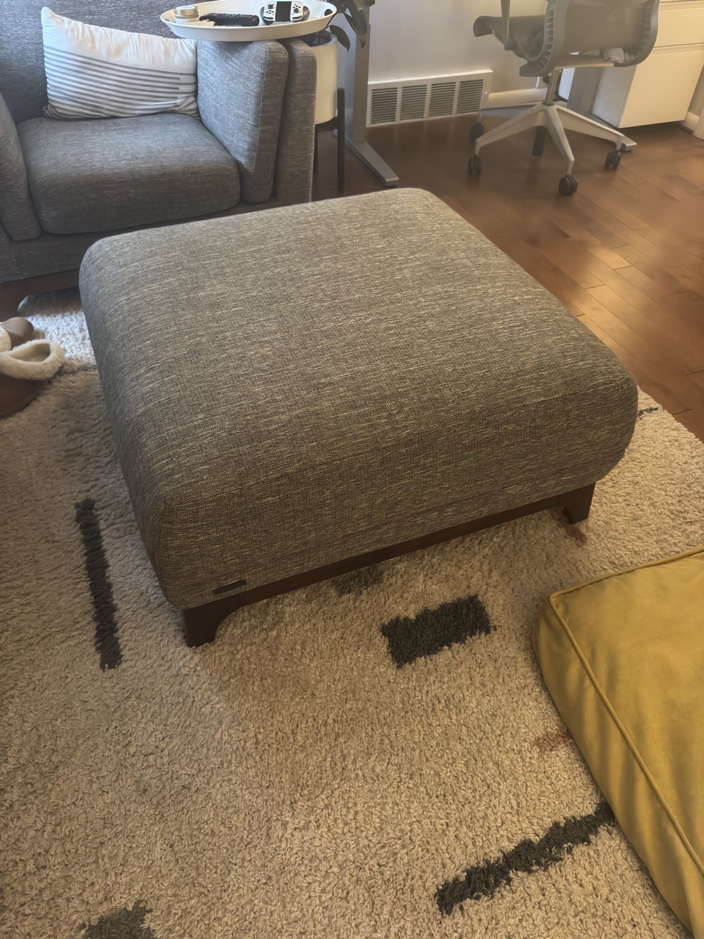 Article Venice Ottoman - Volcanic Gray