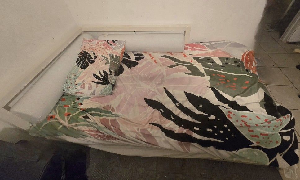 Twin Bed
