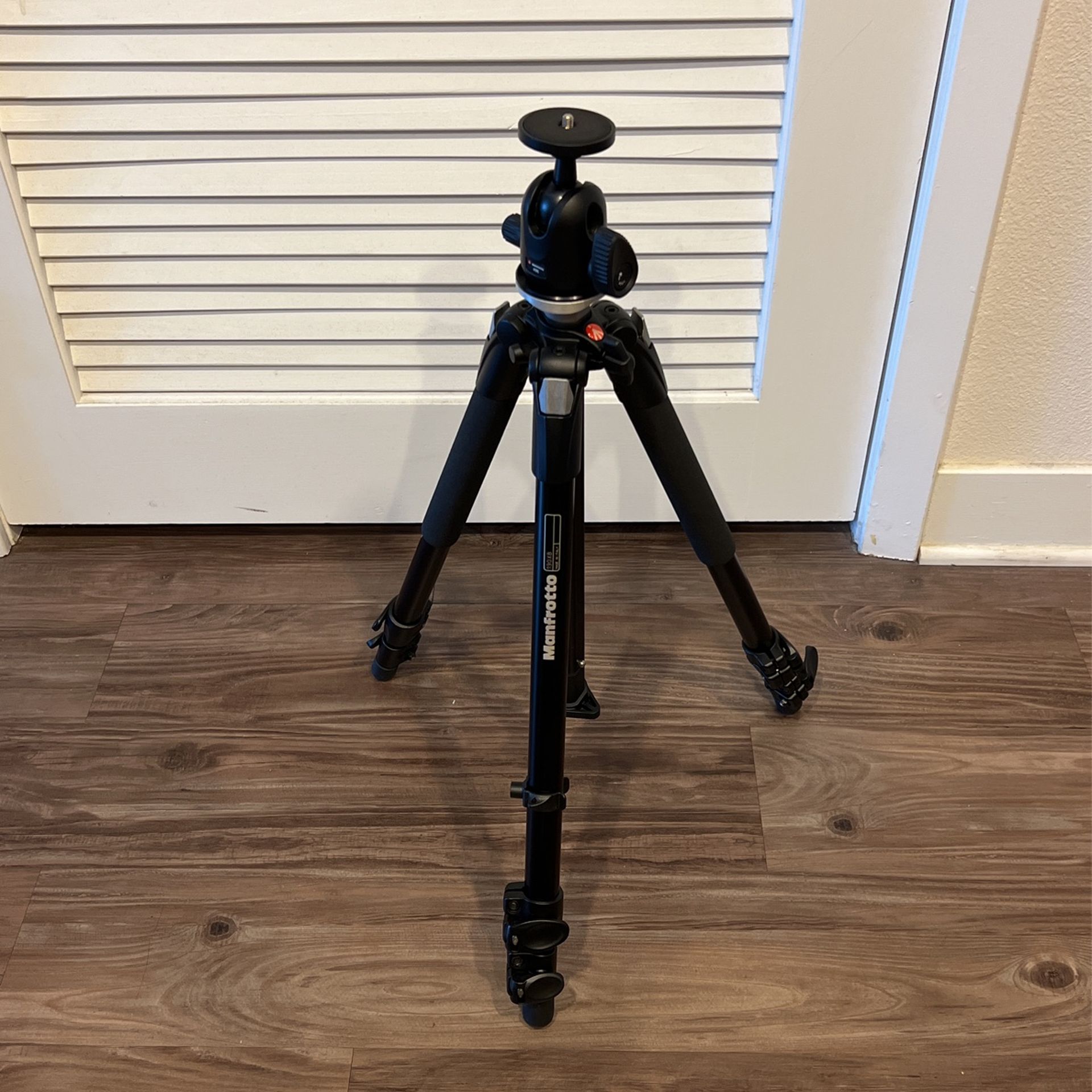 Manfrotto Tripod 190XB
