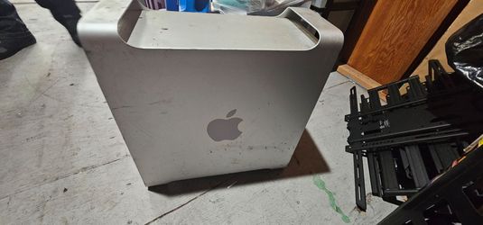 Apple Mac Pro Tower (Classic Aluminum Enclosure)