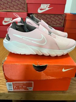 Nike Flex Runner 2 Pink Athletic Shoes Big Kid Size 7Y Fits Women’s Size 8.5