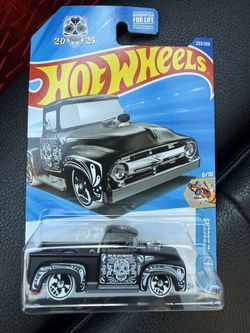Hot Wheels Custom '56 Ford Truck 1956 1:64 Black Dia de los Muertos