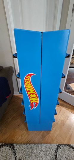 Cardboard Hotwheels display