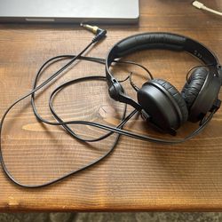 Sennheiser Professional HD25 headphones 